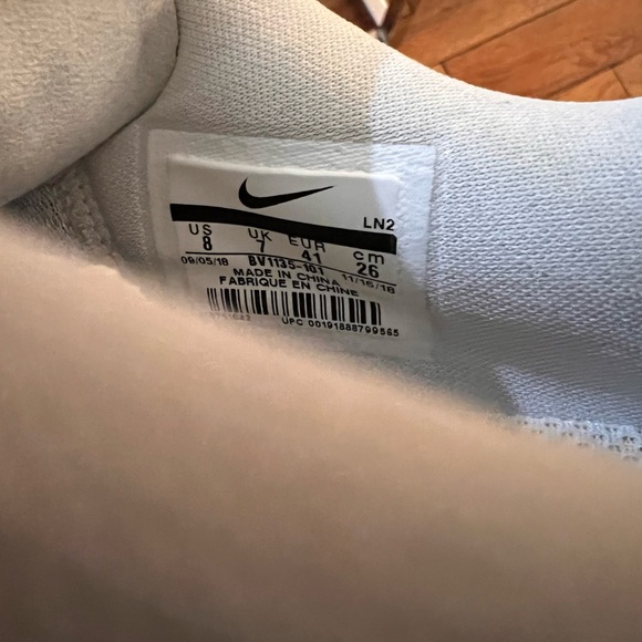 Nike Vapor React Metallic White Golf Shoes/Cleats - Picture 9 of 9